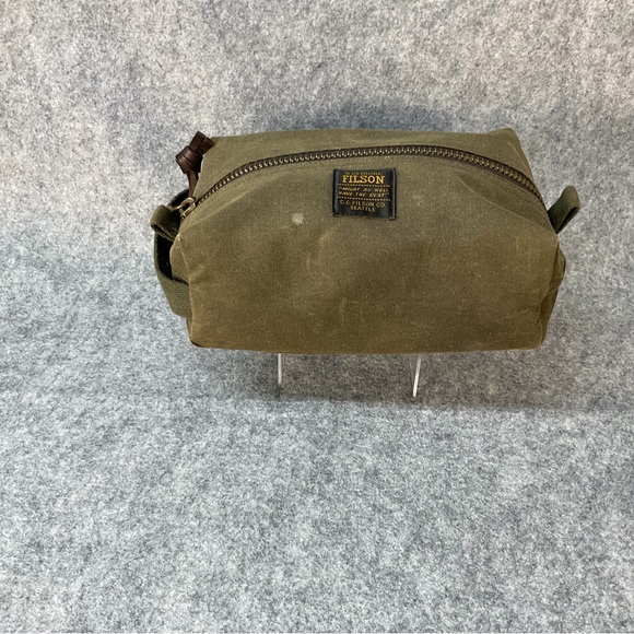 Filson Olive Canvas Toiletry Bag - Picture 2 of 10